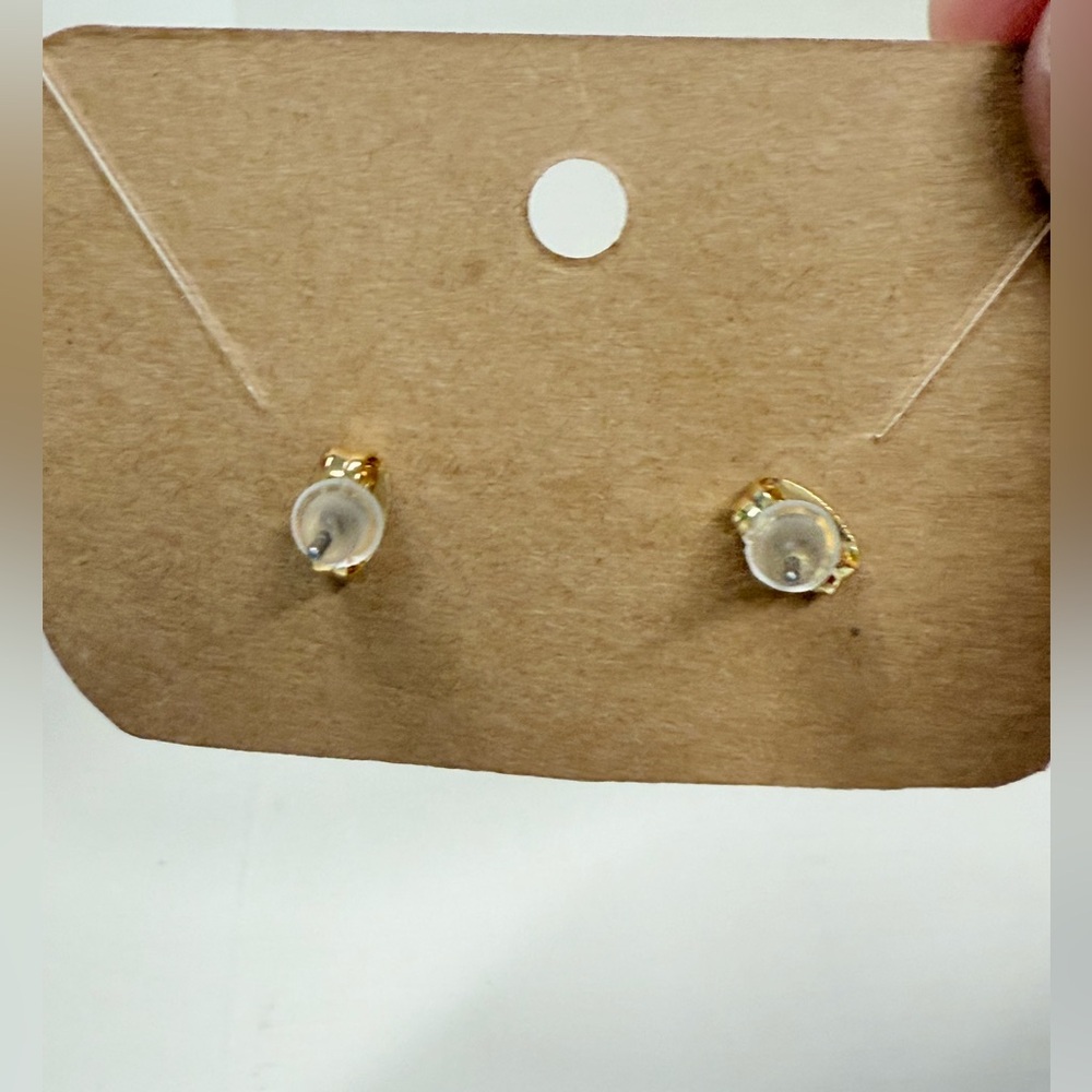 Gold Leaf Design Earrings - Picture 3 of 8